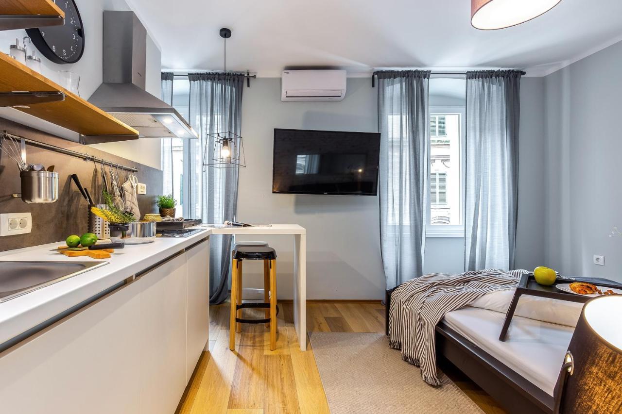 Adria Square Studios Риека Экстерьер фото