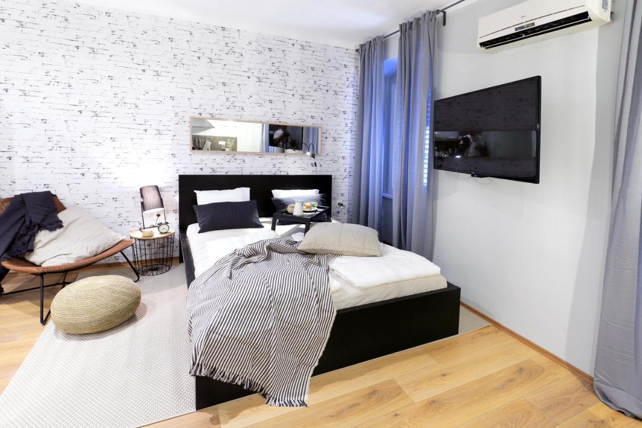 Adria Square Studios Риека Экстерьер фото