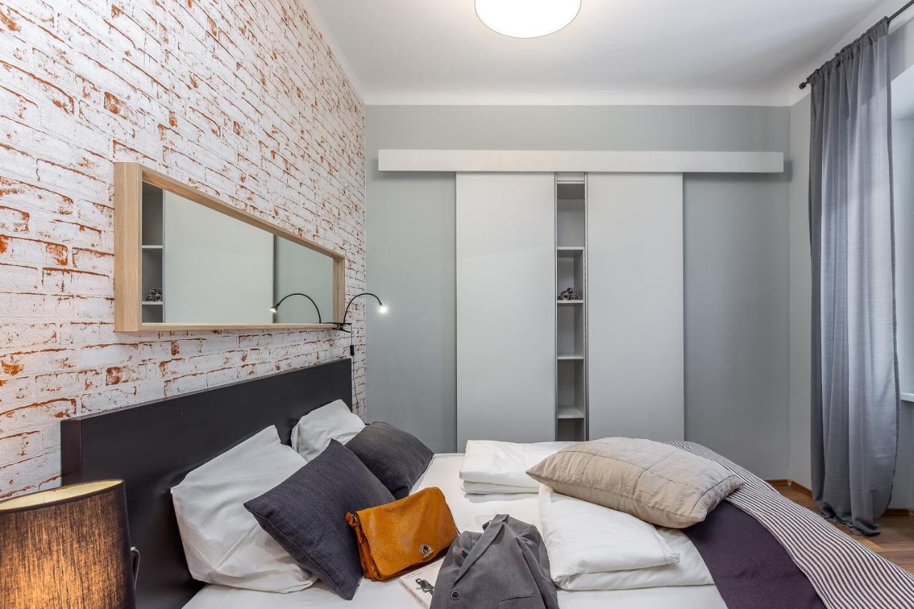 Adria Square Studios Риека Экстерьер фото