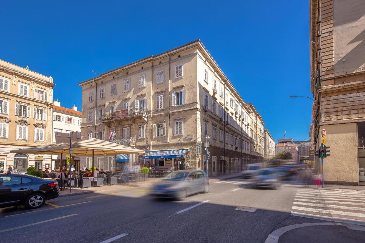 Adria Square Studios Риека Экстерьер фото